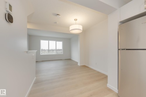 17234 4 Street, Edmonton, AB - Indoor Photo Showing Other Room