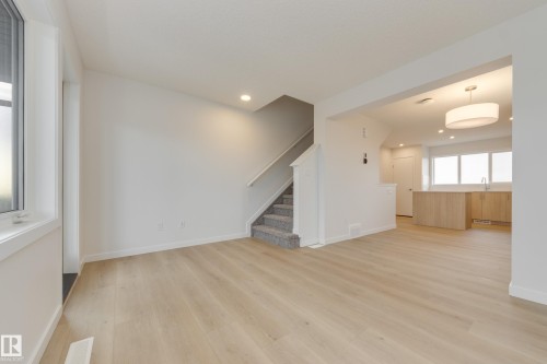17232 4 Street, Edmonton, AB - Indoor Photo Showing Other Room
