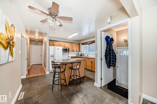 44 Grandin Road, St. Albert, AB - Indoor Photo Showing Kitchen