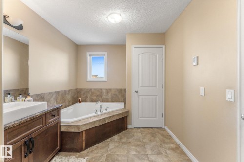 51 Silverstone Drive, Stony Plain, AB - Indoor Photo Showing Bathroom