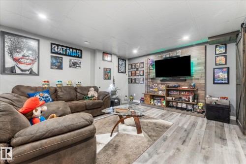 51 Silverstone Drive, Stony Plain, AB - Indoor Photo Showing Living Room