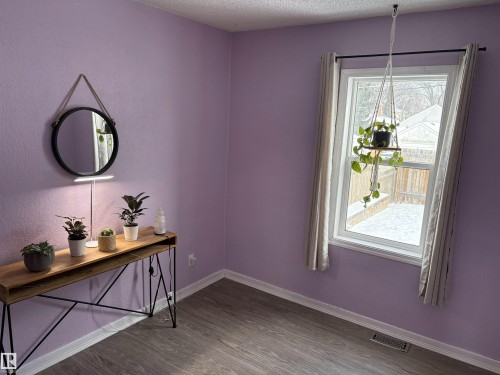 11223 70 Street Nw, Edmonton, AB - Indoor Photo Showing Other Room