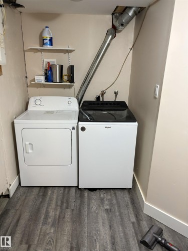 11223 70 Street Nw, Edmonton, AB - Indoor Photo Showing Laundry Room