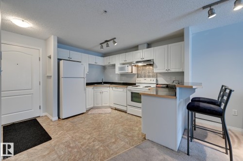 201 155 Edwards Drive, Edmonton, AB - Indoor Photo Showing Kitchen