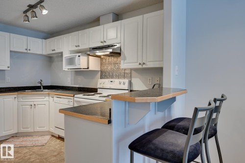 201 155 Edwards Drive, Edmonton, AB - Indoor Photo Showing Kitchen