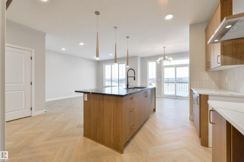 10 Cobblestone Gate, Spruce Grove, AB - Indoor Photo Showing Kitchen With Upgraded Kitchen