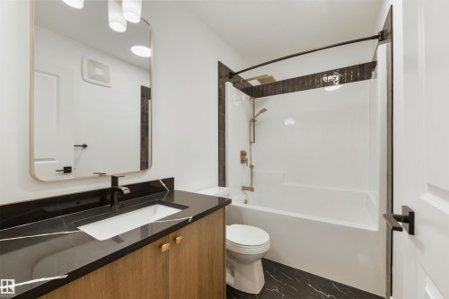 10 Cobblestone Gate, Spruce Grove, AB - Indoor Photo Showing Bathroom