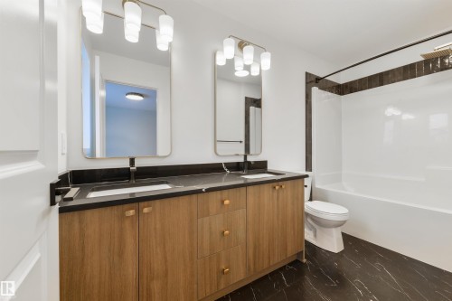 10 Cobblestone Gate, Spruce Grove, AB - Indoor Photo Showing Bathroom