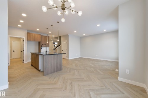 10 Cobblestone Gate, Spruce Grove, AB - Indoor Photo Showing Kitchen