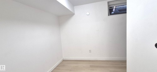 5907 121 Avenue, Edmonton, AB - Indoor Photo Showing Other Room