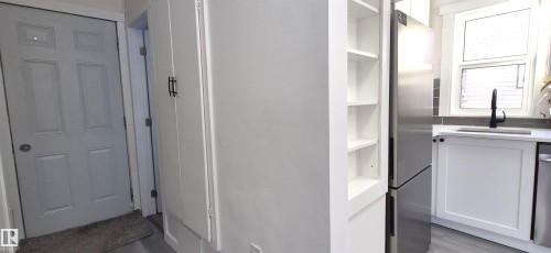 5907 121 Avenue, Edmonton, AB - Indoor