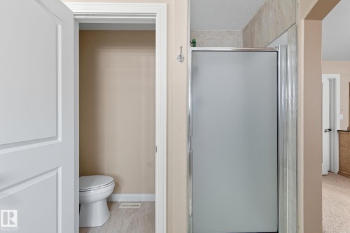 6026 164A Avenue, Edmonton, AB - Indoor Photo Showing Bathroom