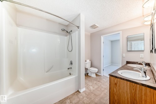 2805 25 Street, Edmonton, AB - Indoor Photo Showing Bathroom