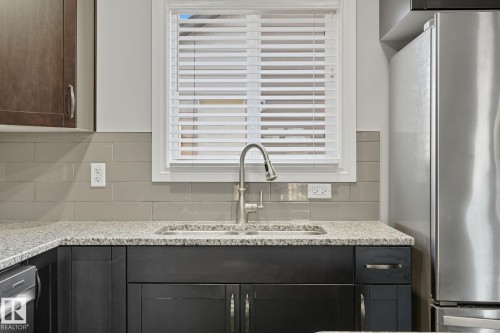 1565 33A Street, Edmonton, AB - Indoor Photo Showing Kitchen With Stainless Steel Kitchen With Upgraded Kitchen