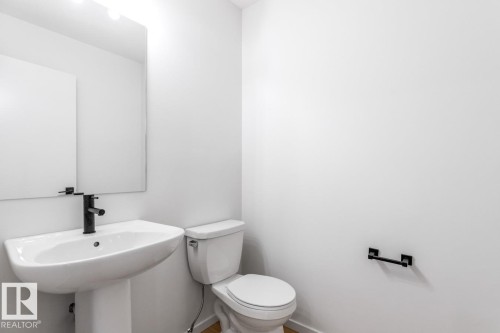 11939, 11941, 11943 101 Street, Edmonton, AB - Indoor Photo Showing Bathroom