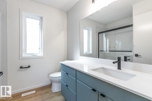 11939, 11941, 11943 101 Street, Edmonton, AB - Indoor Photo Showing Bathroom