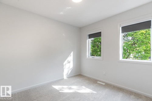 11939, 11941, 11943 101 Street, Edmonton, AB - Indoor Photo Showing Other Room