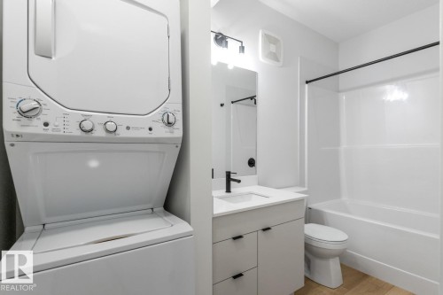 11939, 11941, 11943 101 Street, Edmonton, AB - Indoor Photo Showing Laundry Room