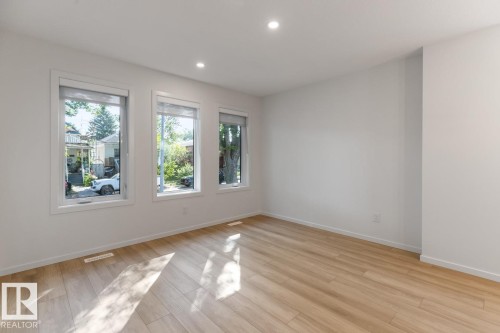 11939, 11941, 11943 101 Street, Edmonton, AB - Indoor Photo Showing Other Room