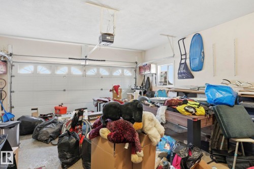 4831 154 Ave Nw, Edmonton, AB - Indoor Photo Showing Garage
