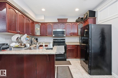 4831 154 Ave Nw, Edmonton, AB - Indoor Photo Showing Kitchen With Double Sink