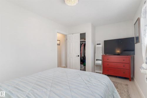 5614 48A Street, Vegreville, AB - Indoor Photo Showing Bedroom