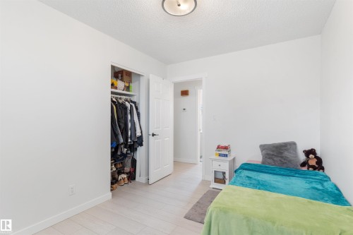 5614 48A Street, Vegreville, AB - Indoor Photo Showing Bedroom