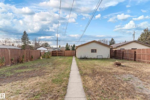 5614 48A Street, Vegreville, AB - Outdoor