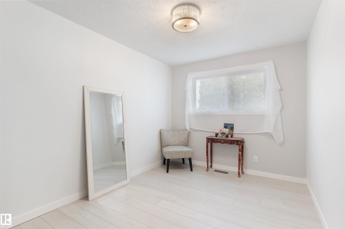 5614 48A Street, Vegreville, AB - Indoor Photo Showing Other Room