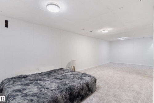 5614 48A Street, Vegreville, AB - Indoor Photo Showing Bedroom