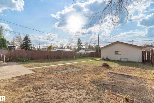 5614 48A Street, Vegreville, AB - Outdoor