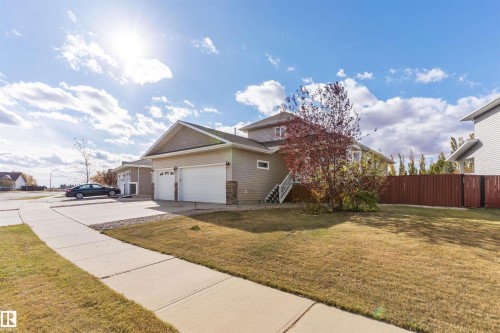 3712 69 Street, Camrose, AB - Outdoor