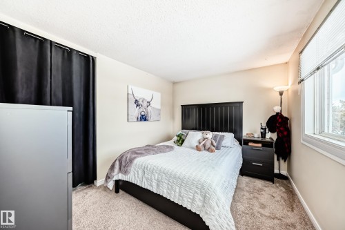 66 Ridgewood, St. Albert, AB - Indoor Photo Showing Bedroom