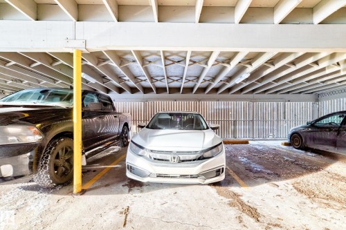 66 Ridgewood, St. Albert, AB - Indoor Photo Showing Garage