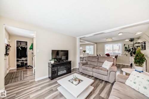66 Ridgewood, St. Albert, AB - Indoor Photo Showing Living Room