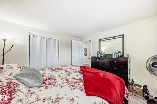 66 Ridgewood Terrace, St. Albert, AB - Indoor Photo Showing Bedroom