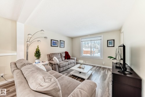 66 Ridgewood, St. Albert, AB - Indoor Photo Showing Living Room