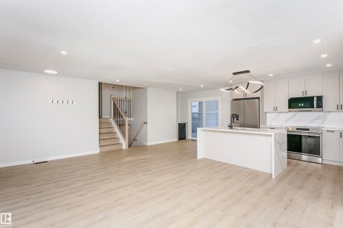 67 Lambert Crescent, St. Albert, AB - Indoor Photo Showing Kitchen