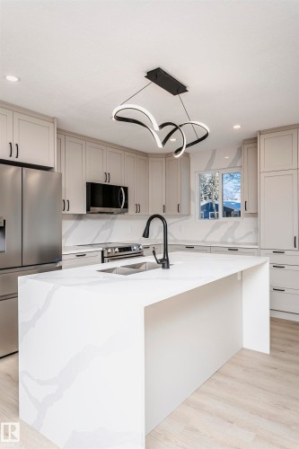 67 Lambert Crescent, St. Albert, AB - Indoor Photo Showing Kitchen