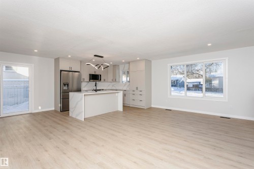 67 Lambert Crescent, St. Albert, AB - Indoor Photo Showing Kitchen