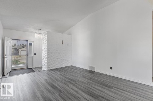 13140 35 Street, Edmonton, AB - Indoor Photo Showing Other Room