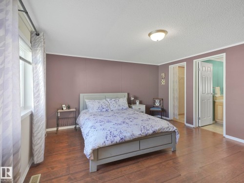 407 Oak Wood Crescent, Edmonton, AB - Indoor Photo Showing Bedroom