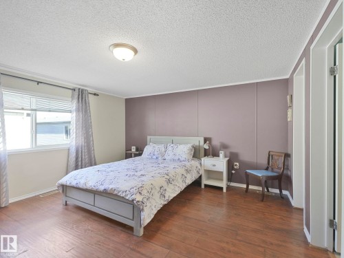 407 Oak Wood Crescent, Edmonton, AB - Indoor Photo Showing Bedroom