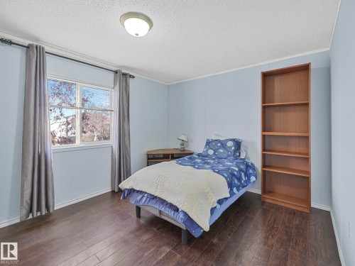 407 Oak Wood Crescent, Edmonton, AB - Indoor Photo Showing Bedroom