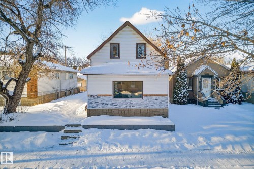 Edmonton, AB - Outdoor