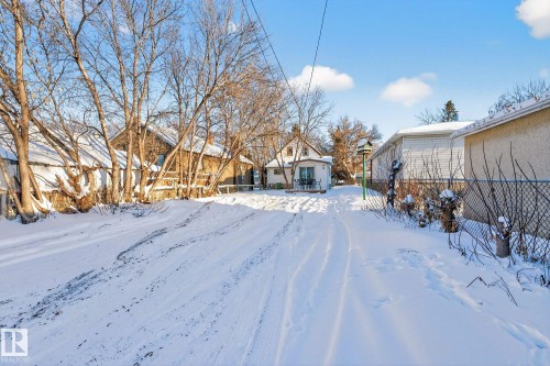 Edmonton, AB - Outdoor