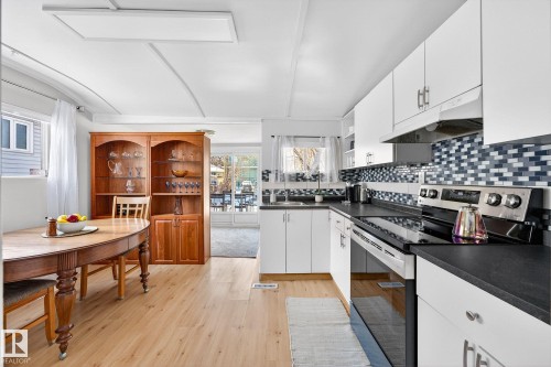 Edmonton, AB - Indoor Photo Showing Kitchen With Upgraded Kitchen