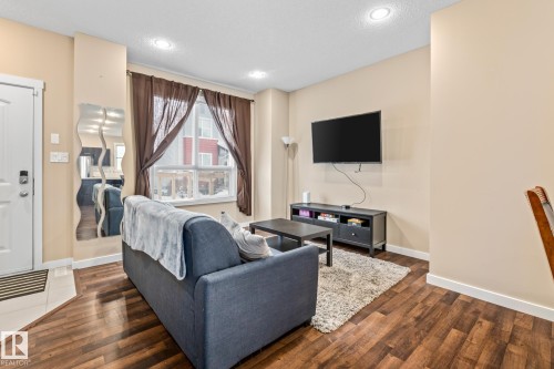 9 6075 Schonsee Way, Edmonton, AB - Indoor