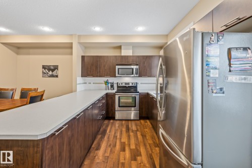 9 6075 Schonsee Way, Edmonton, AB - Indoor Photo Showing Kitchen