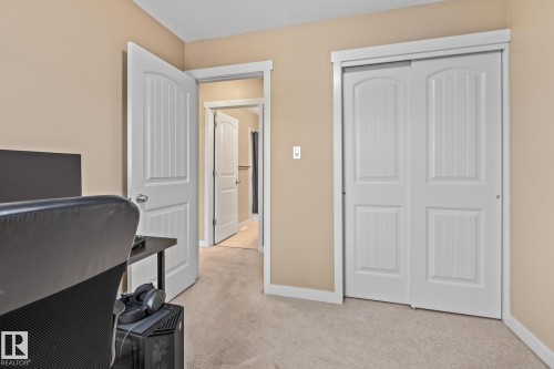 9 6075 Schonsee Way, Edmonton, AB - Indoor